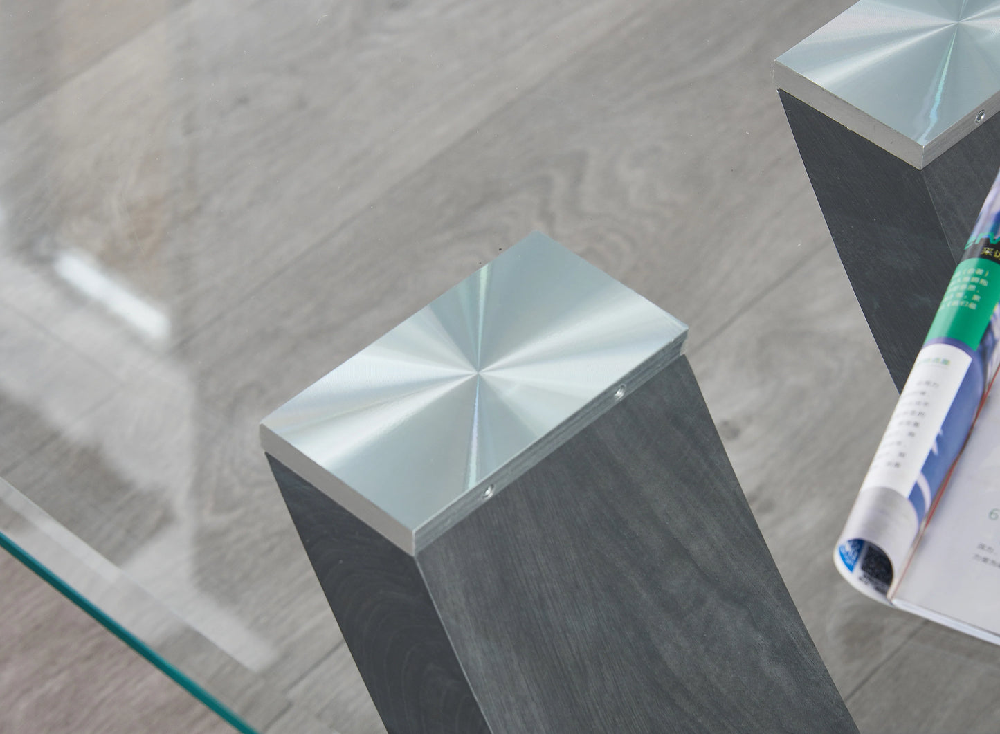 Italian Design Coffee Table | Colours: Black,white | With Clear Glass Top